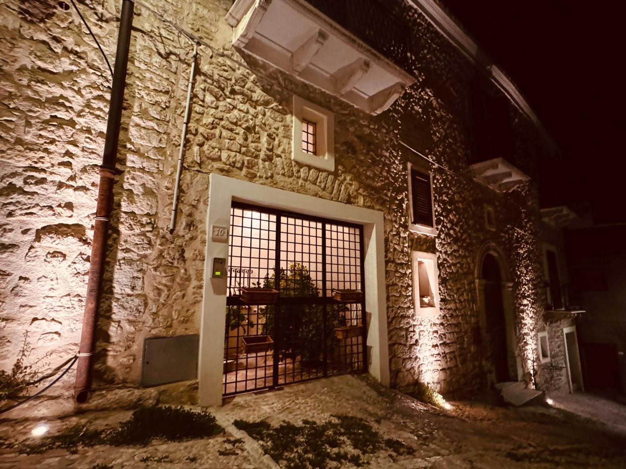 Castronuovo di Sicilia Le Camere Dell'Emiro מראה חיצוני תמונה